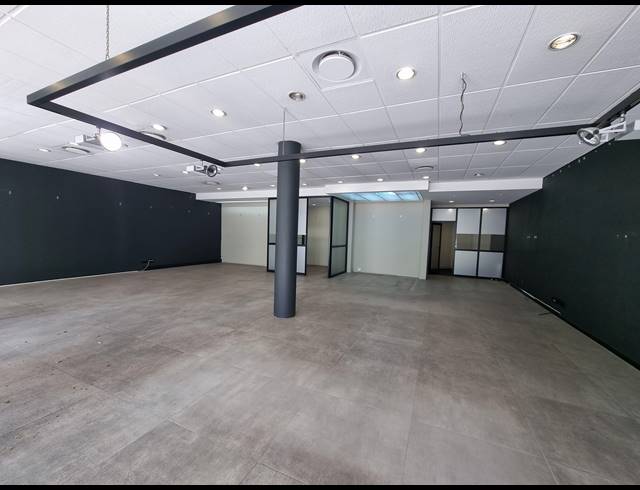 2,982M² SHOWROOM TO LET IN SANDTON CENTRAL